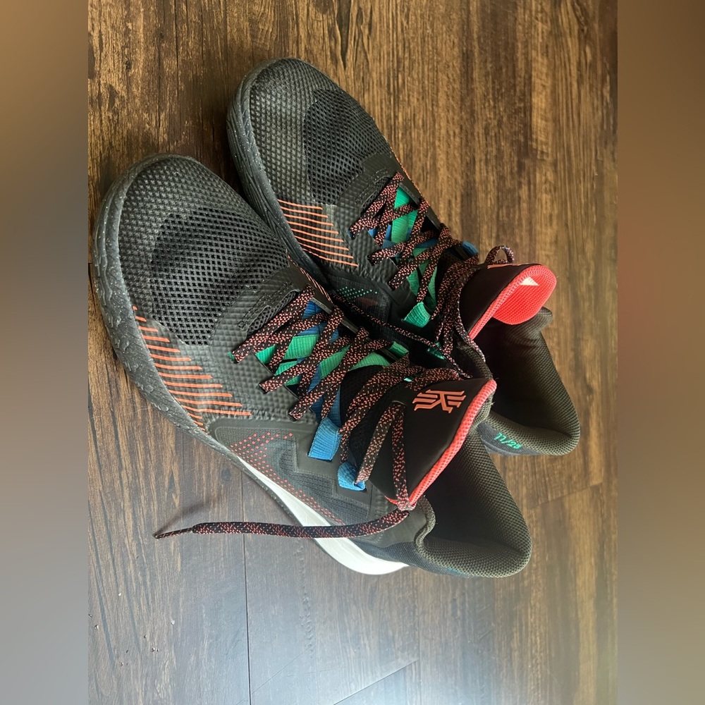 Nike Kyrie Flytrap 5 Basketball Shoes Black Atomic Pink Mens Size 11.5 CZ4100 - Picture 2 of 11